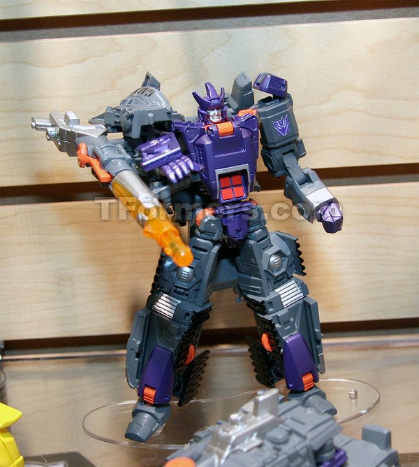 Universe Deluxe Galvatron  (3 of 5)